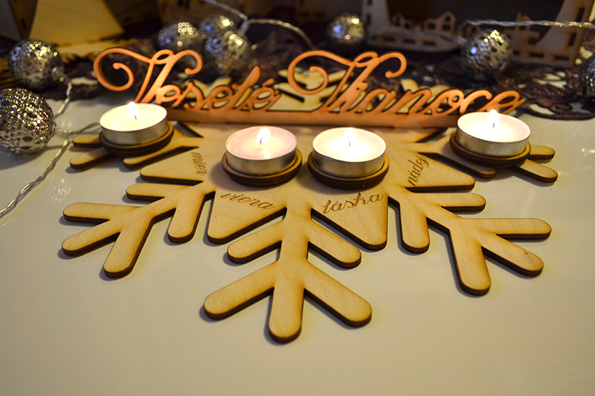 Adventný veniec Veselé Vianoce